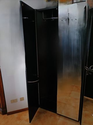 Armadio specchiera angolare nero
