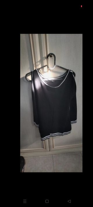 Maglia nera scollo rotondo