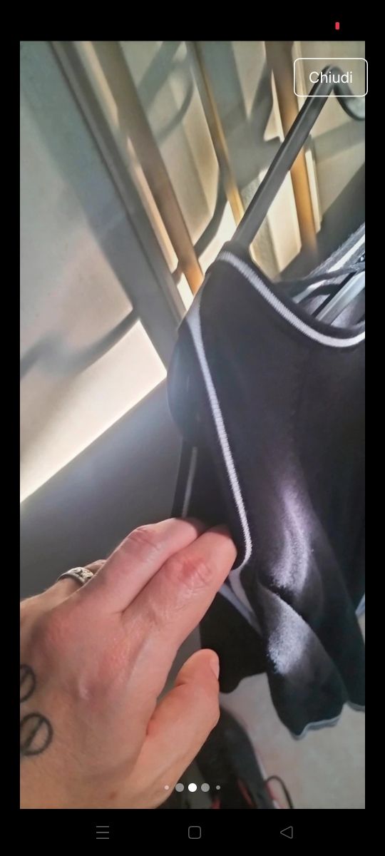 Maglia nera scollo rotondo