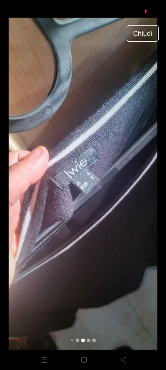 Maglia nera scollo rotondo