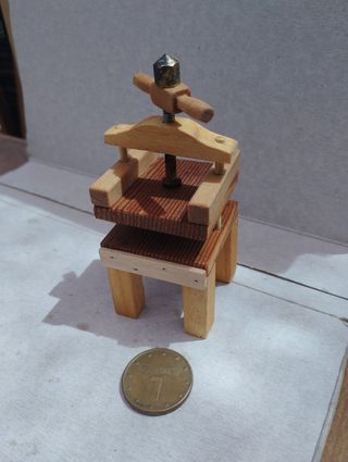 Prensa en miniatura 