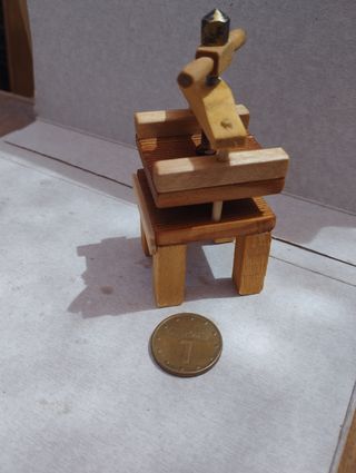 Prensa en miniatura 