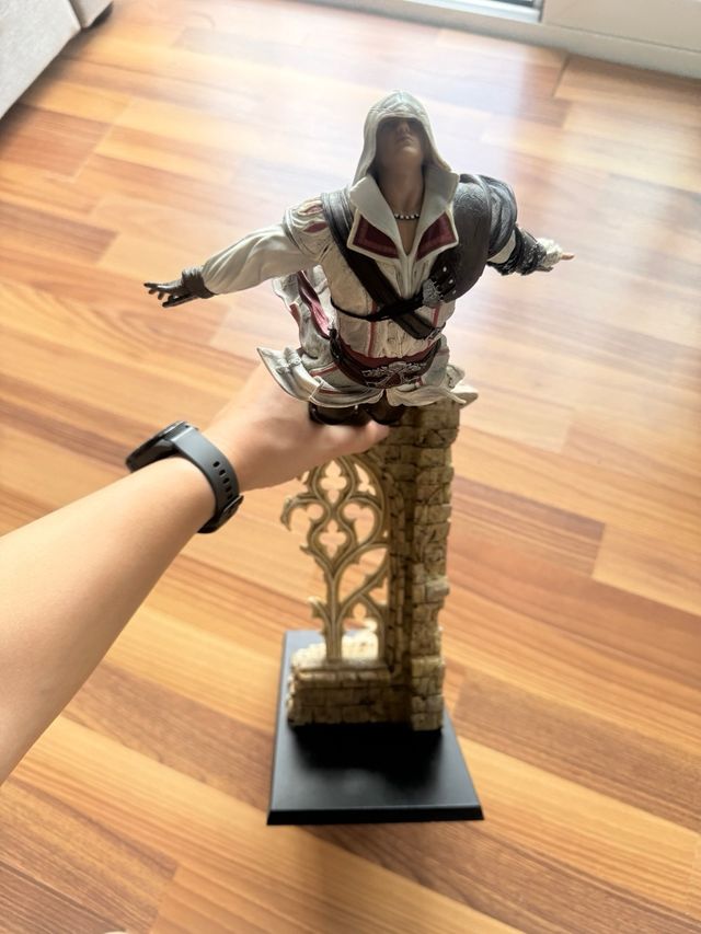 FIGURA EXCLUSIVA DE ASSASSIN’S CREED – EZIO AUDITORE