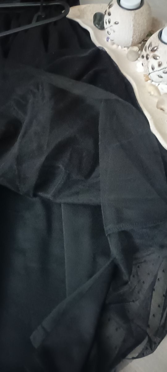 Vestido negro Stradivarius