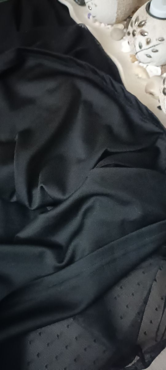 Vestido negro Stradivarius