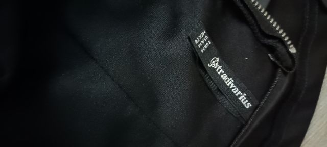 Vestido negro Stradivarius