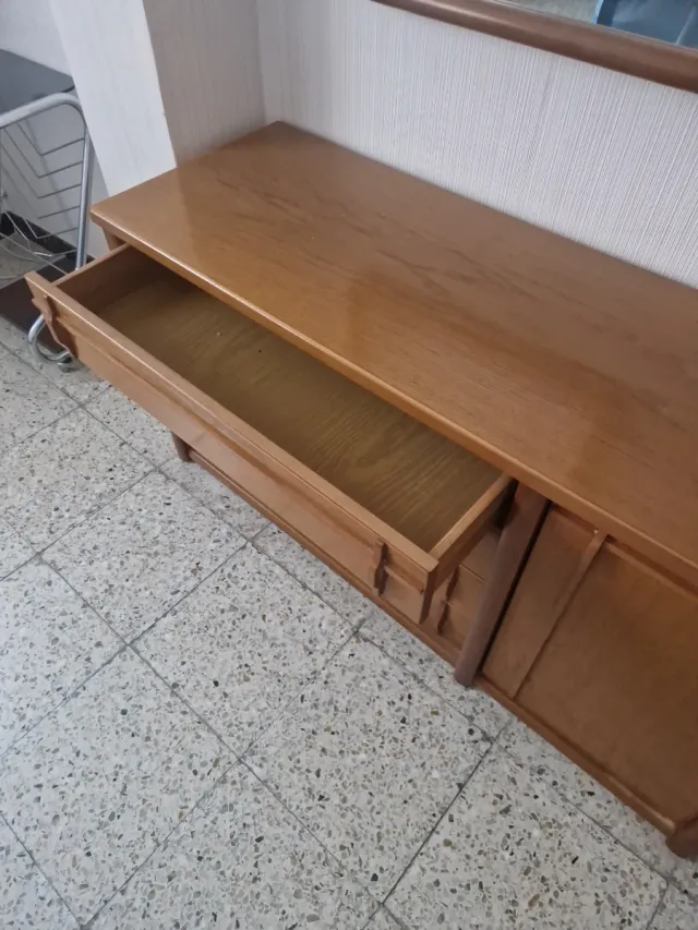 Conjunto dormitorio: cómoda, vestidora + 2 mesitas