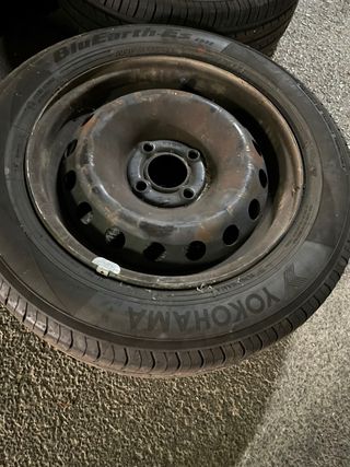 4 Llantas 14" con neumáticos