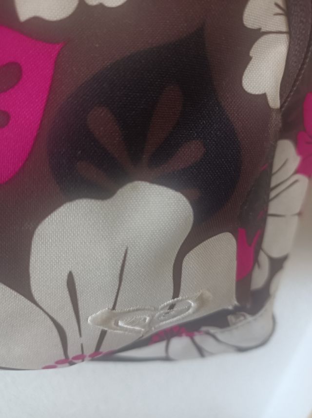 Bolso mediano estampado flores marrón-rosa-blanco