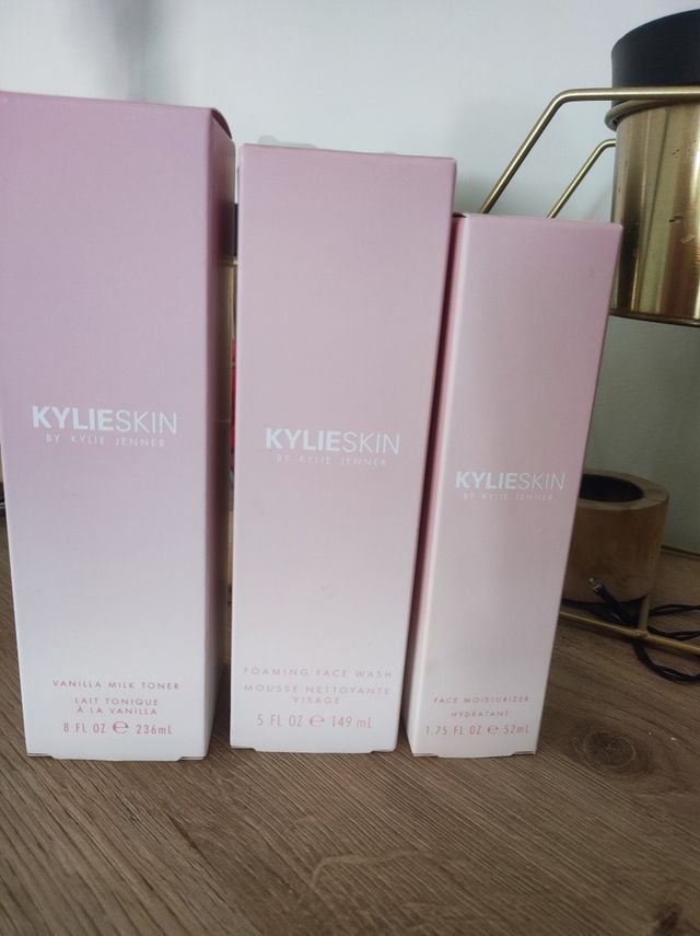 Set per la cura della pelle KYLIESKIN, confezione da 3