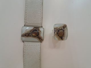 Pulsera y anillo de cuero blanco