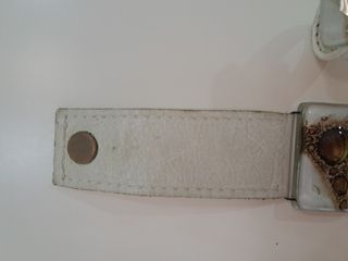 Pulsera y anillo de cuero blanco