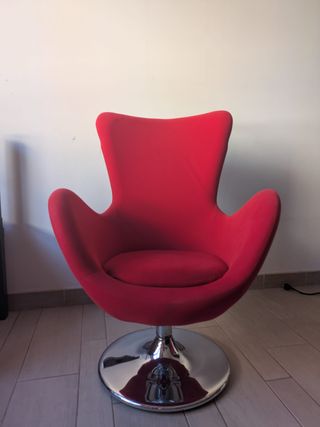 2 poltrone girevoli EGG rosse