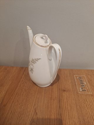 Juego de Cafe de porcelana BIDASOA blanco y dorado