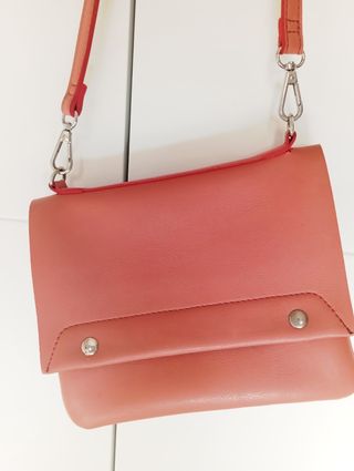 Bolso bandolera Parfois rosa asalmonado