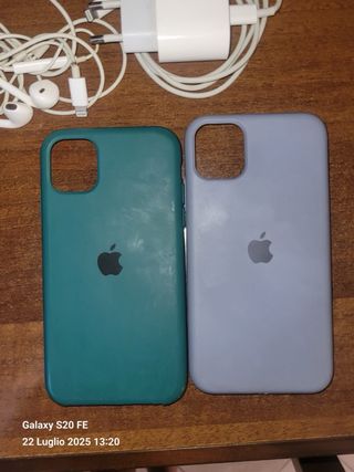 iPhone 11 nero + 2 cover silicone e coricatore 