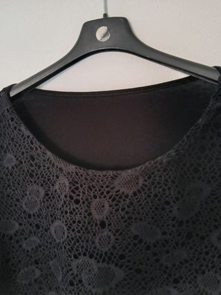 Maglia nera traforata