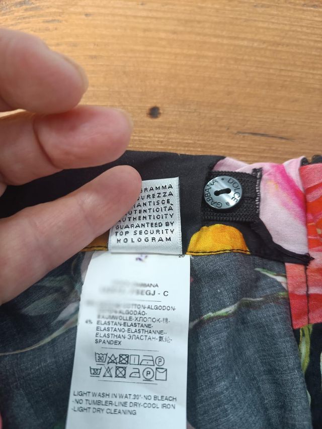 Falda Dolce & Gabbana niña, negro con rosas