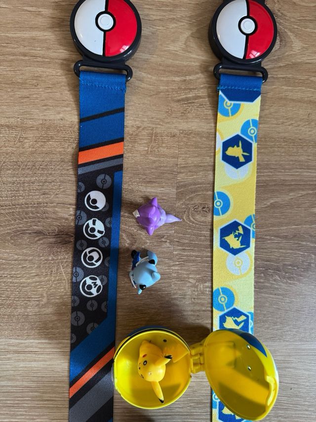 Cinturones Pokémon + Pokébolas x 8