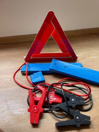 Kit emergencia coche: Triángulo + Pinzas