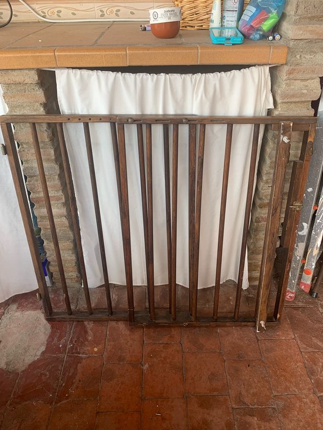 Puerta seguridad bebé madera