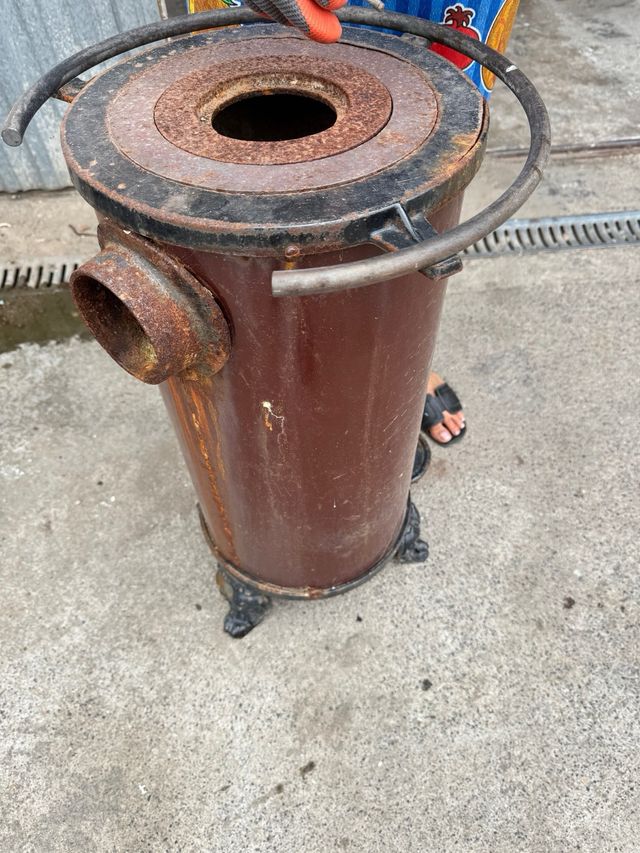 Estufa Metálica Antigua