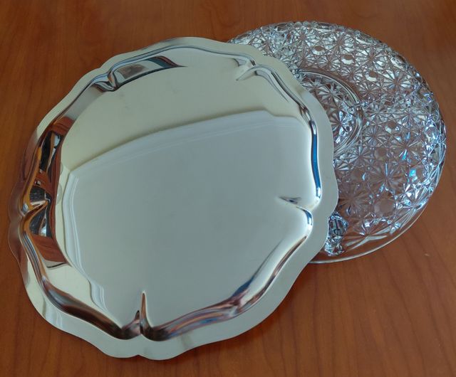 Fuente cristal labrada + bandeja metal. VINTAGE.
