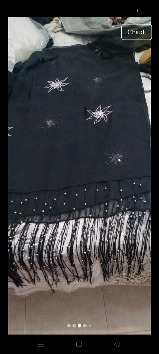 Pashmina nera ricamataPashmina foulard ricamato