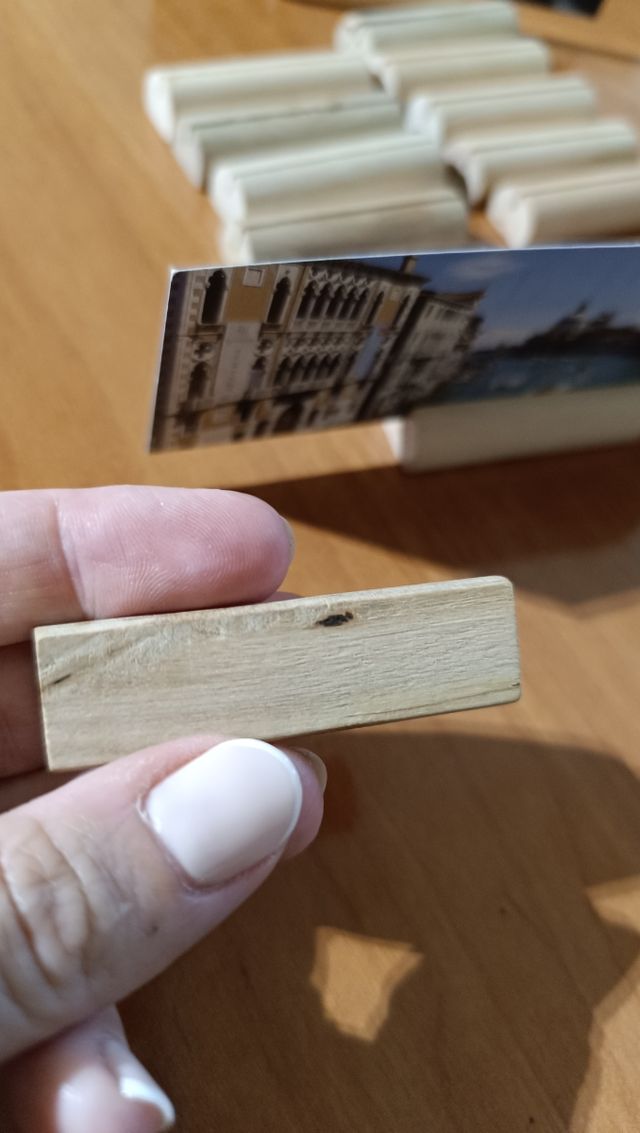 14 mini caballetes portafotos + 10 porta tarjetas