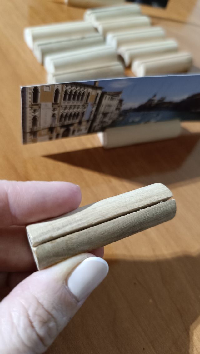 14 mini caballetes portafotos + 10 porta tarjetas