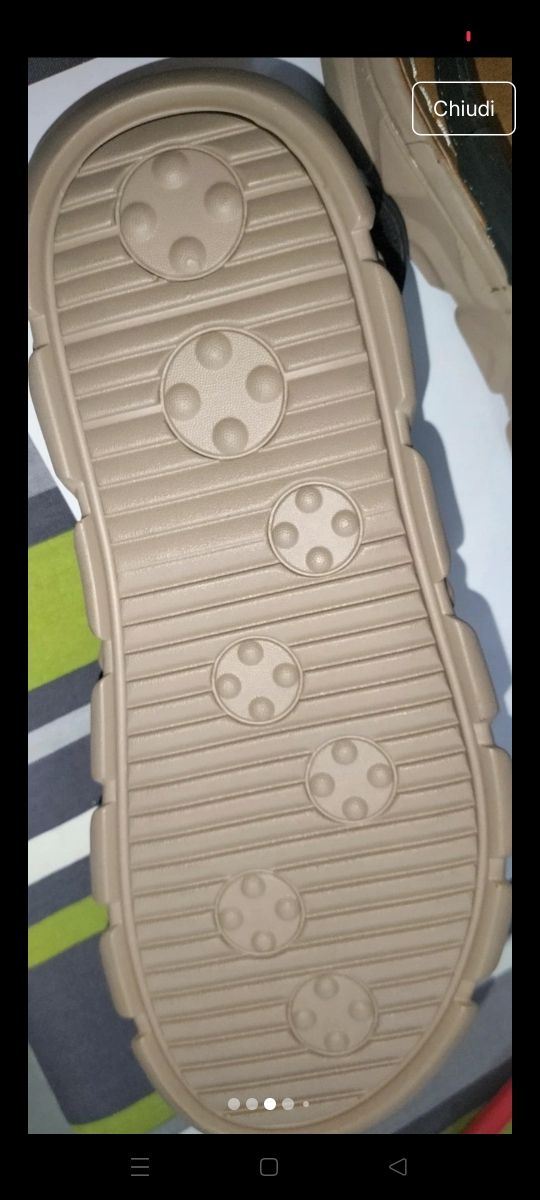 Sandali estivi neri e marroni