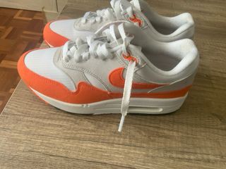 Nike Air Max 1 - Naranja/Blanco