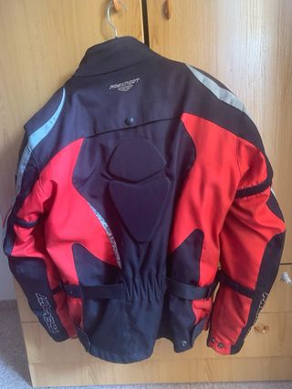 Pantalon y chaqueta moto