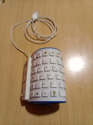 Tablet SamsunGalaxy y regalo funda y teclado viaje