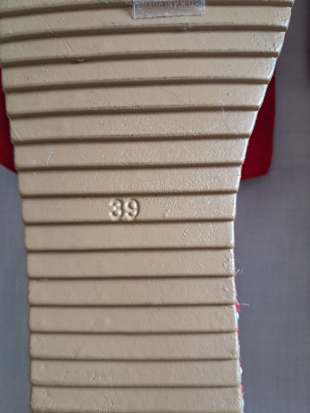 Sandalias Aldanka rojas