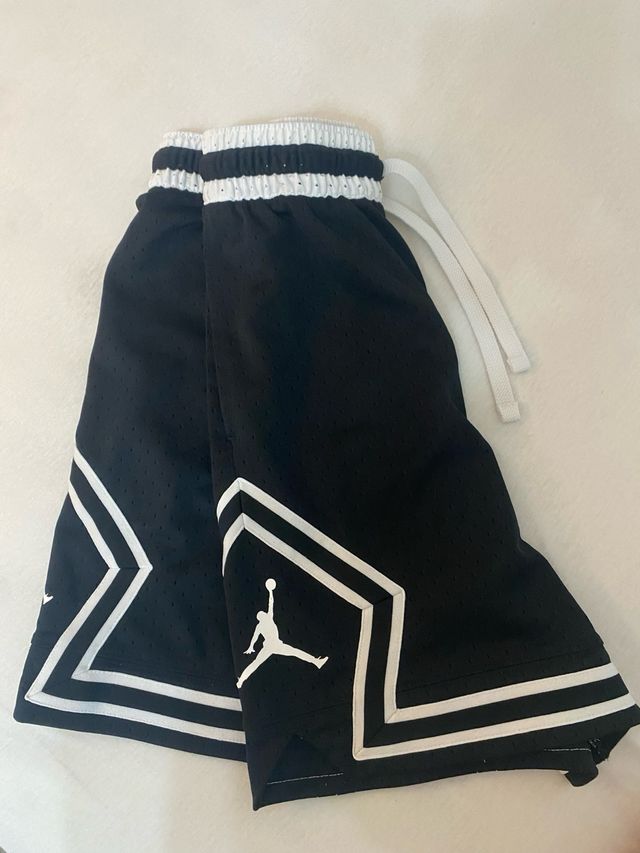 pantalon chandal Jordan negros y blancos