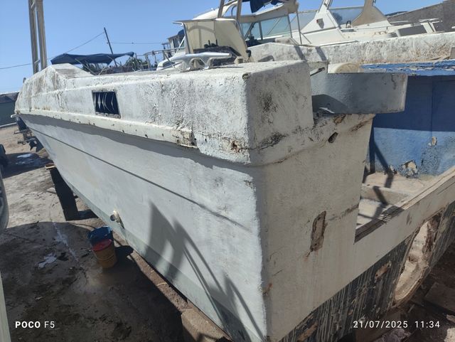 Baja Force 8,70 m de eslora