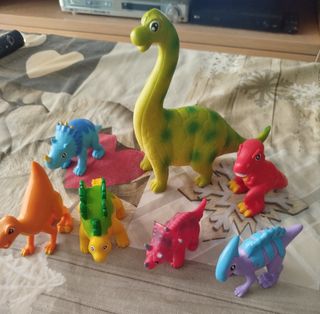 6 Dinosaurios blandos de juguete