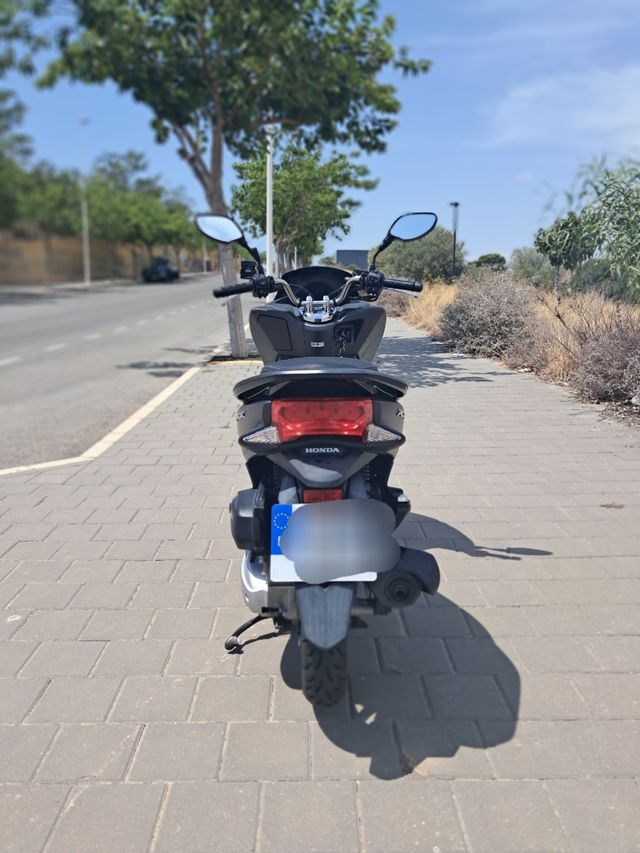 Honda PCX 125cc - 18200km. 2019. Benidorm.