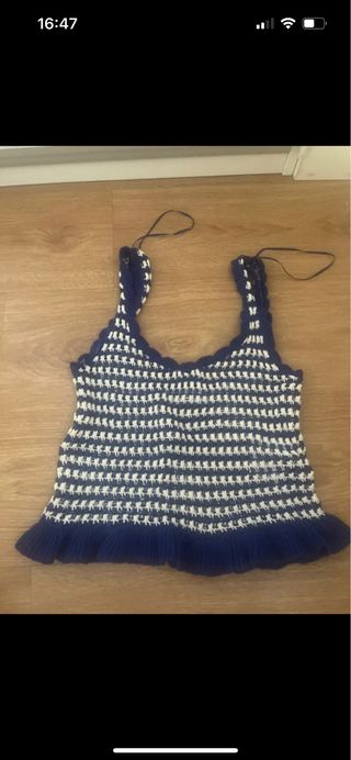 Top crochet azul y blanco