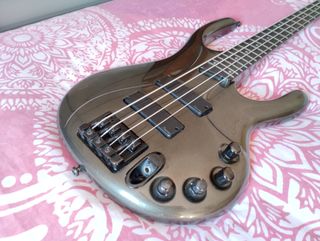 Bajo Ibanez Ergodyne EDC700