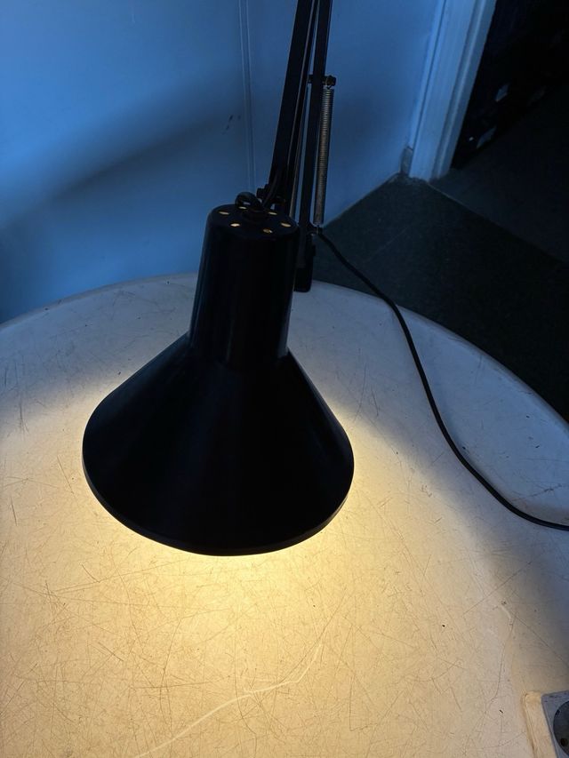 Lampara escritorio vintage negra