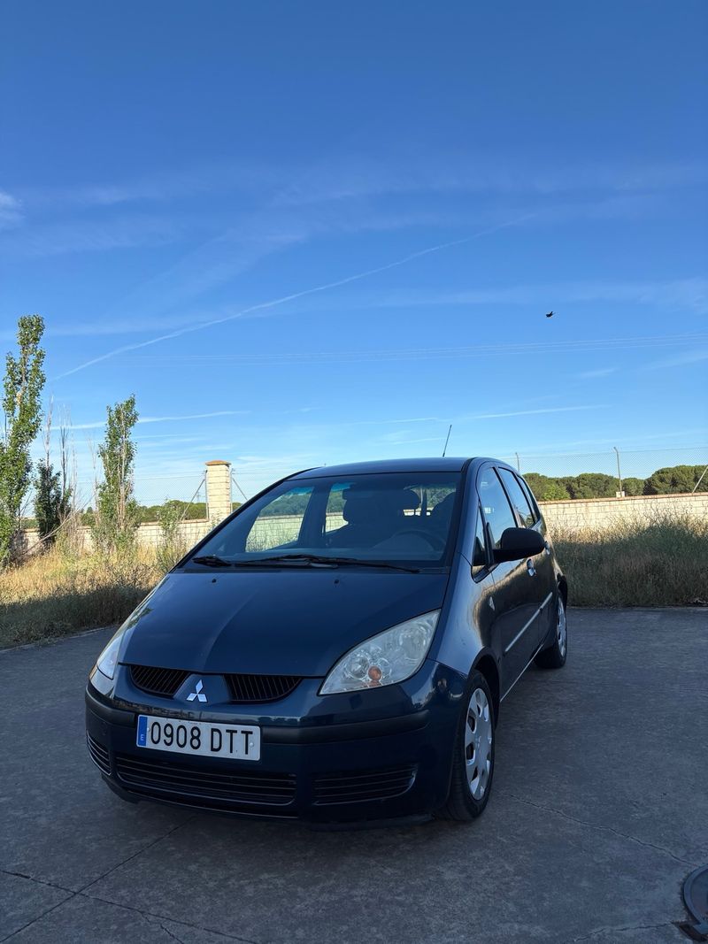 Mitsubishi Colt 2005 - foto 1