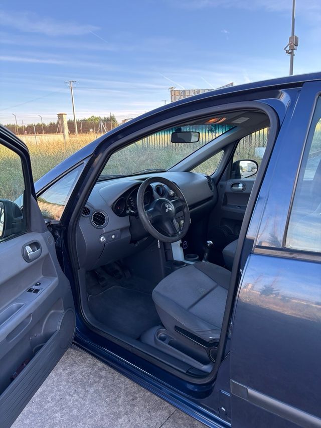 Mitsubishi Colt 2005