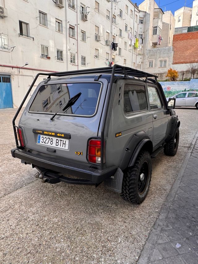 Lada Niva 1.7i. año 2002 A/C