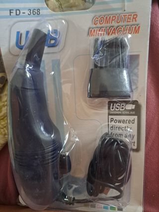Mini aspirapolvere USB per computer. 
