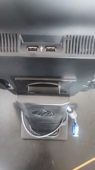 Monitor HP EliteDisplay E190i - usado
