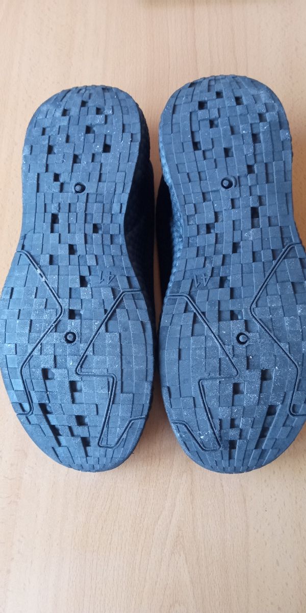 Tenis negros deportivos