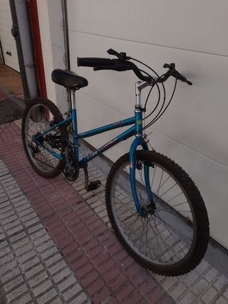 Bicicleta BH Super montaña.Es infantil sobre 8 -13