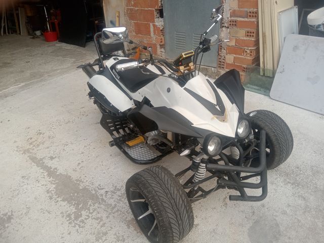 Moto tres ruedas 250cc